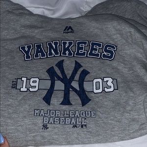 yankees sweatshirt